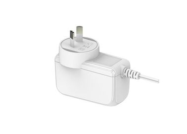 Καλή τιμή. Λευκός / Μαύρος P τοίχος Mount Power Adapter πάνω από την προστασία του ρεύματος σε απευθείας σύνδεση